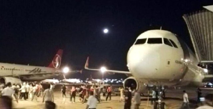 Erdoğan'ın uçağı 15 Temmuz gecesi Atatürk Havaalanı'na böyle indirildi