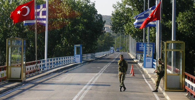 5 Türk para dolu valizle Yunanistan'a kaçtı