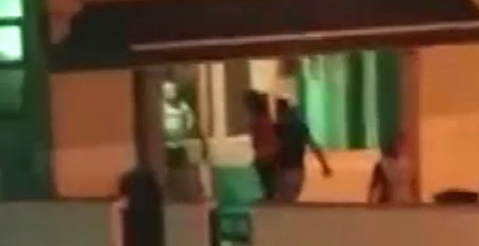 İzmir'de 15 Temmuz gecesi müezzinin darp edilmesinin yeni görüntüleri ortaya çıktı | Video haber