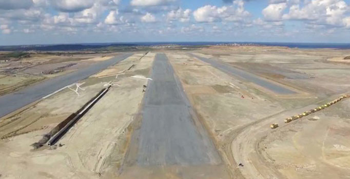 Üçüncü Havalimanı'nın ilk pisti görüntülendi