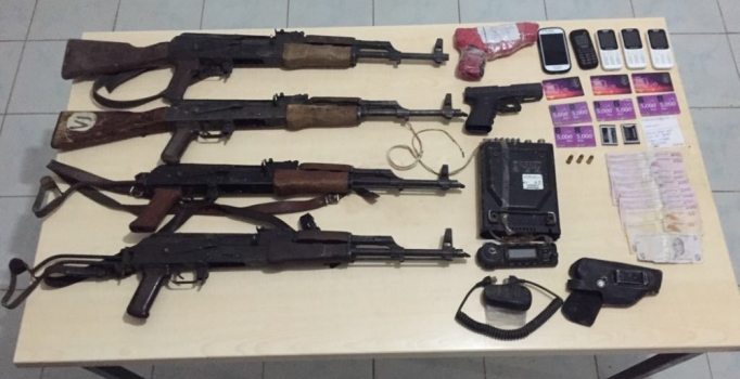 Şırnak'ta 'Dur' ihtarına uymayan araçtaki 2 kişi takip sonucu yakalandı