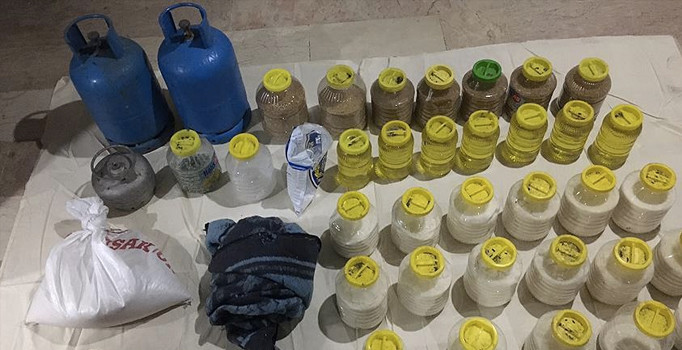 Sur'da bomba yapımında kullanılan malzemeler bulundu