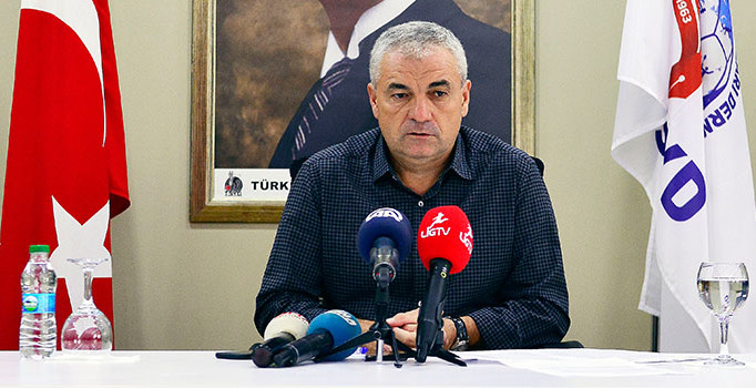 Antalyaspor Morais'ten boşalan teknik direktörlük koltuğunu Rıza Çalımbay getirildi