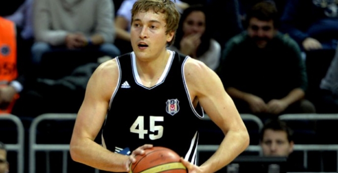 Beşiktaş’ta Ryan Broekhoff’un sözleşmesi uzatıldı