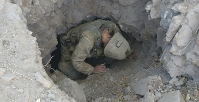 Çukurca'daki operasyonlar sırasında PKK'lıların kullandığı tünel bulundu