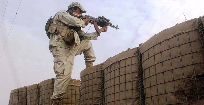 Taliban, Afganistan'da NATO askerlerine saldırdı