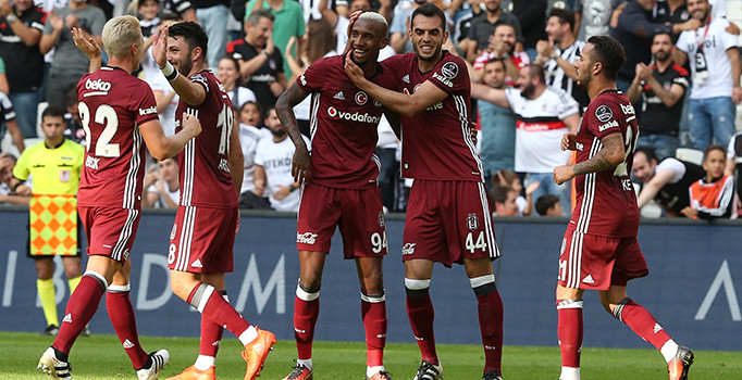 Beşiktaş evinde Başakşehir'i 2-1 mağlup etti