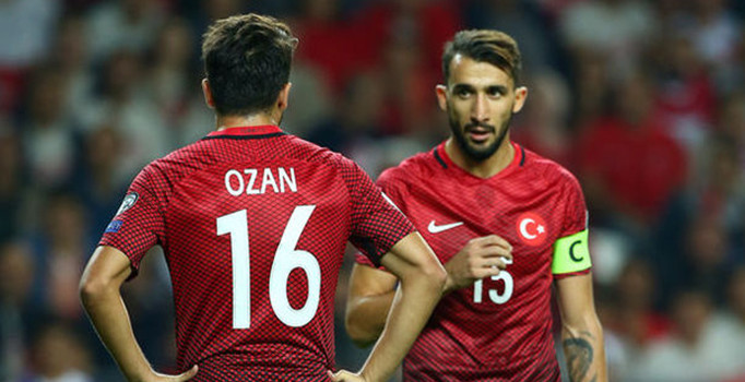 Milli Takım'da sakatlık şoku: İlk yarı bitmeden oyundan çıktı!