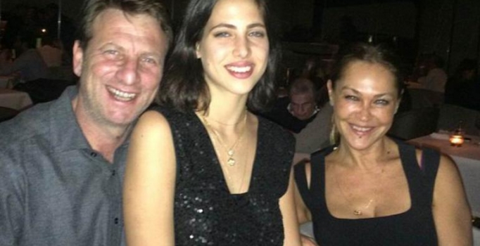 Hülya Avşar yeniden öğrenci oluyor