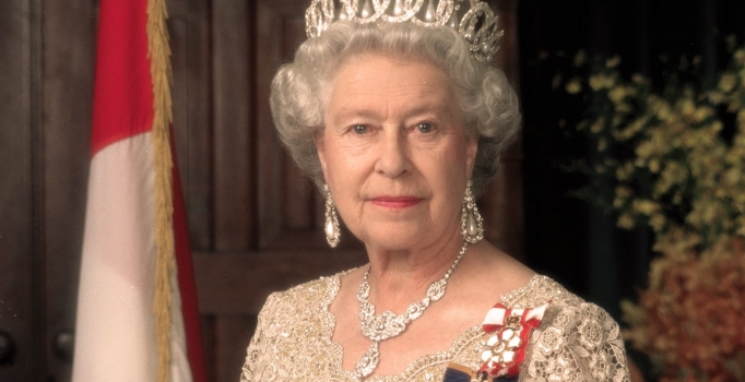 Kraliçe Sun’ı mahkemeye 
veriyor: İhanete uğradım