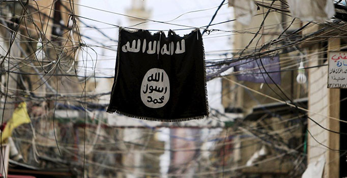 BM: IŞİD 40 sivili idam edip elektrik direğine astı