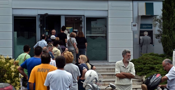 Yunanistan'da kapılar 
kabusa mı açıldı?