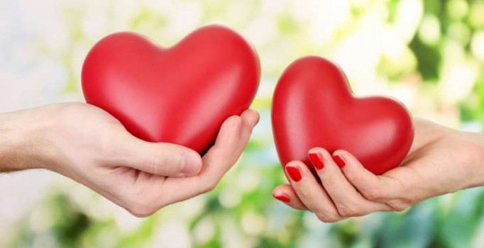 İlk görüşte aşk diye bir şey yok