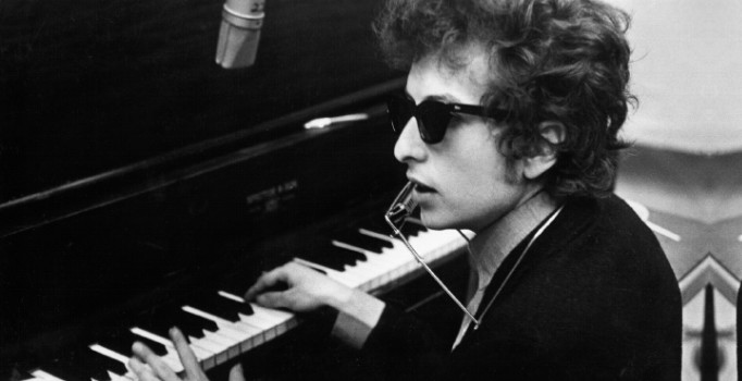Nobel Edebiyat Ödülü şarkı sözü yazarı Bob Dylan'a