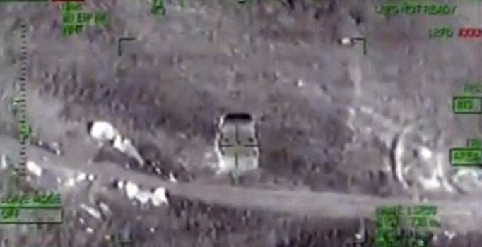 Lice'de bomba yüklü 3 araç taaruz helikopteriyle imha edildi | Son dakika