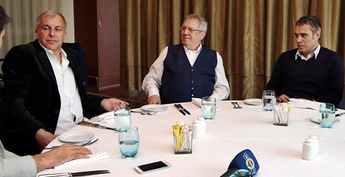 Fenerbahçe yöneticisi: Antrenörümüz ile 10 yıl daha çalışmayı düşünüyoruz