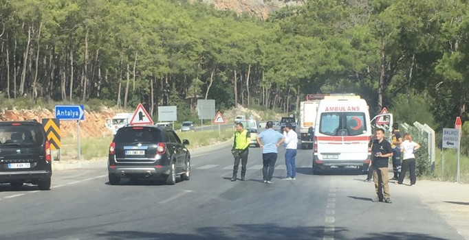 Antalya'da balıkçı barınağına iki roket atıldı | Son dakika haberleri