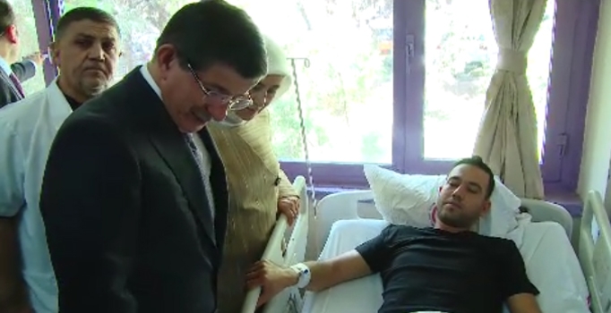 Davutoğlu Suruç'ta 
yaralıları ziyaret etti