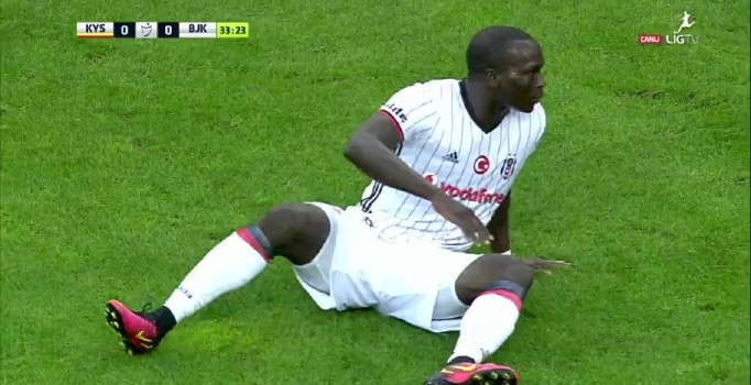 Aboubakar'ın kaçırdığı gol Beşiktaş taraftarını çıldırttı!