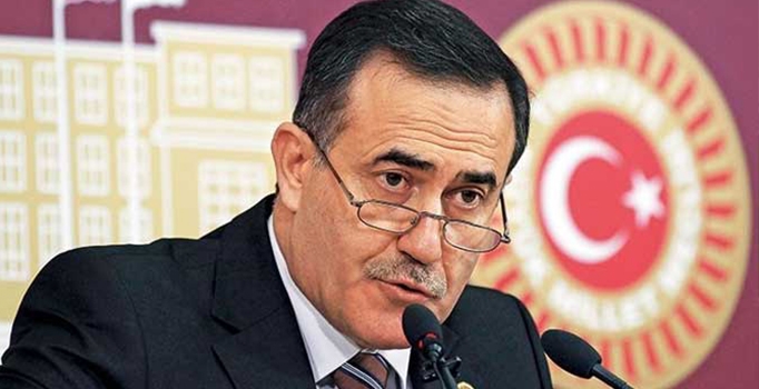 Eski CHP'li Özkes, herkesin 
bildiğini Twitter'dan yazdı