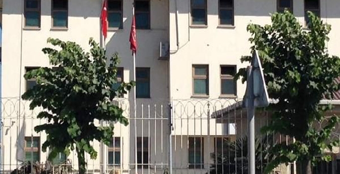 Gazi Mahallesi'nde polis merkezine saldırı düzenlendi