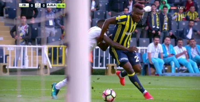 Fenerbahçe - Alanyaspor karşılaşmasında penaltı isyanı