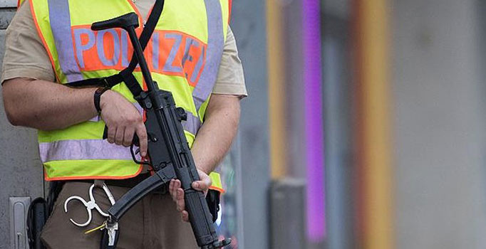 Almanya'da öğrencilere saldırı alarmı: Okullara giriş çıkışlar yasaklandı | Son dakika haberleri