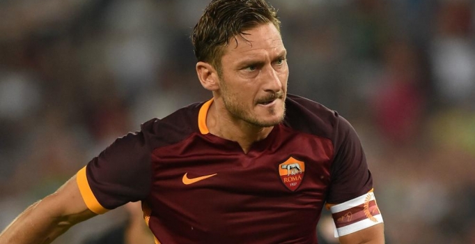 Totti, Roma'daki yöneticilik görevinden ayrıldı