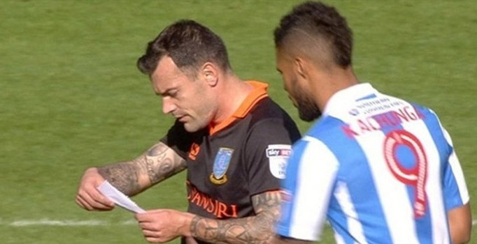 Ross Wallace'ın rakibin taktiğini elinden kapması ilginç anlara sahne oldu