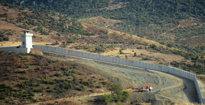 Suriye sınırında Hatay'dan, Kilis'e kadar duvar örüldü