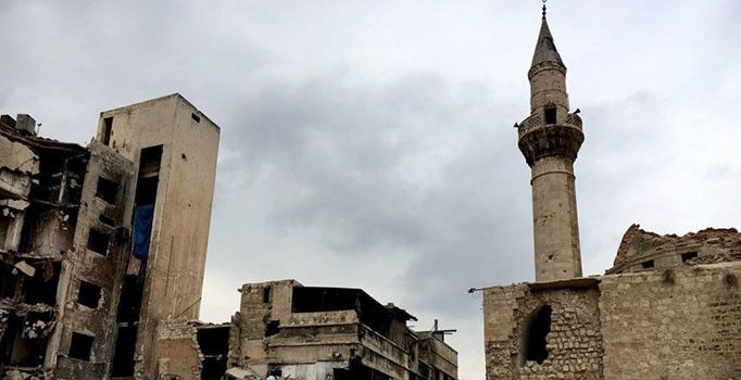 Esad rejiminin muhaliflerin çıkışına izin vermek için Halep’ten çekildiği iddia edildi | Son dakika