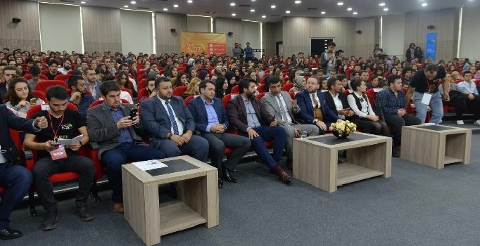 SAÜ’de “Otomotivin Çılgın Türkü” adlı etkinlik gerçekleşti