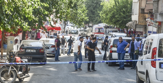 Diyarbakır'da polise 
hain saldırı: 1 şehit