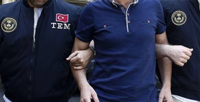 Sahte polis kimliğiyle alışverişlerde kendisine indirim yaptıran şahıs yakalandı