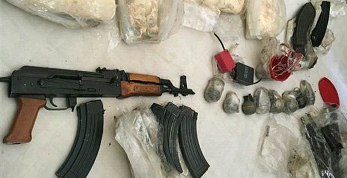 İzmir'de saldırı düzenlemeye çalışan saldırgan yakalandı - Sondakika haberleri