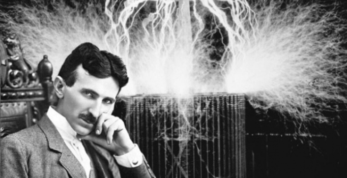 Tesla, akıllı telefonların geleceğini 89 yıl önce bilmiş