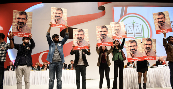 İstanbul Barosu Genel Kurulu'nda Tahir Elçi protestosu