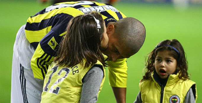 Alex'ten duygulandıran paylaşım: Benim minik Türk'üm...