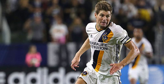 Futbolun yaşayan efsanelerinden Steven Gerrard Liverpool'a geri dönecek mi?