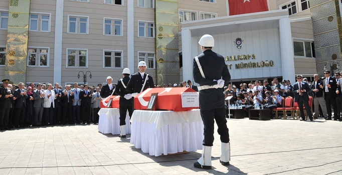 Şanlıurfa'da şehit 
iki polis için 3 gözaltı