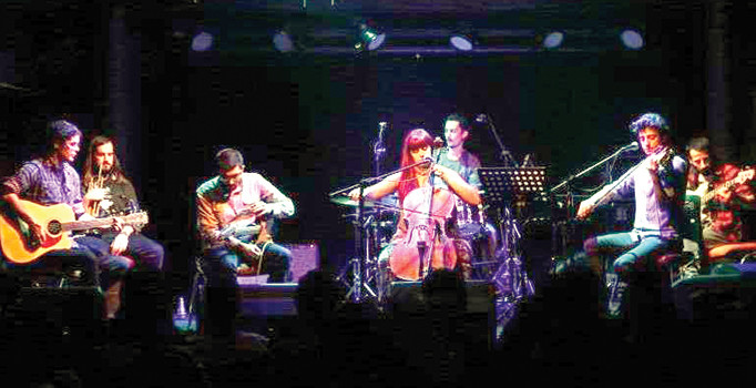 Çok milletli müzik grubu ‘Aramızda’