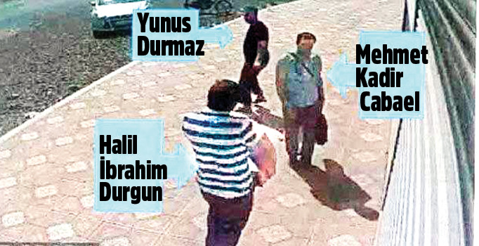 Katliamcı IŞİD’ciler aynı karede