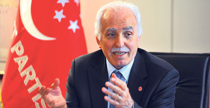 Saadet Partisi Genel Başkanı Mustafa Kamalak koltuğunu yardımcısına bırakıyor