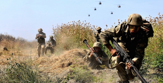 Mardin Derik'te patlama: Zırhlı polis aracına bombalı saldırı | Son dakika haberleri