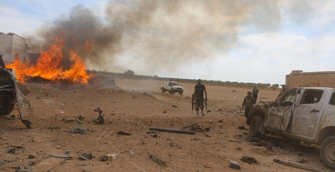 Esed rejimi Halep'in kuzeyindeki ÖSO mevzilerini vurdu