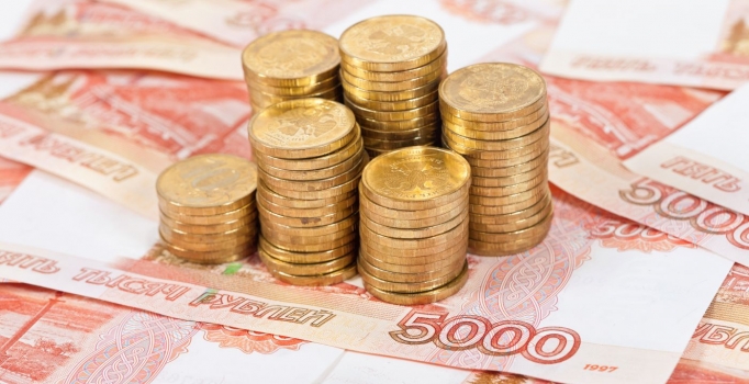 Ruble son dört ayın 
en düşük seviyesinde