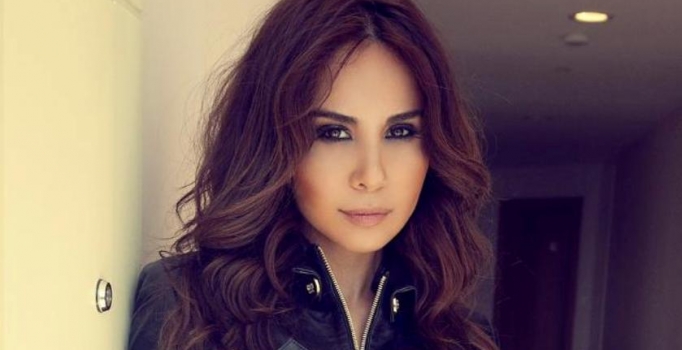 Betül Demir: 
“Aşk beni ayakta tutuyor”