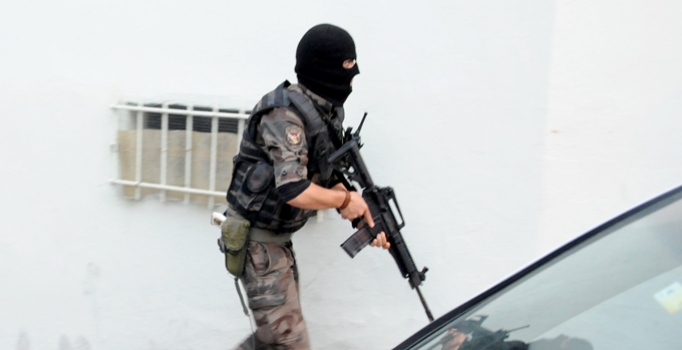 İzmir'de YDG-H'a operasyon