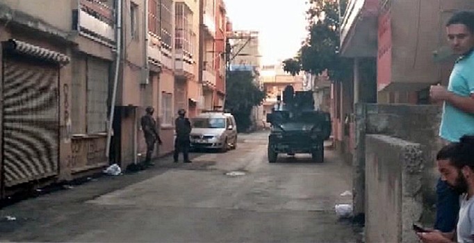 Adana'da canlı bomba olduğu iddia edilen 2 kişi gözaltında!