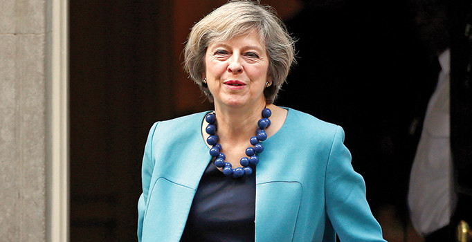 Demir Leydi kürsüde ‘Evet’çi kuliste tam tersi